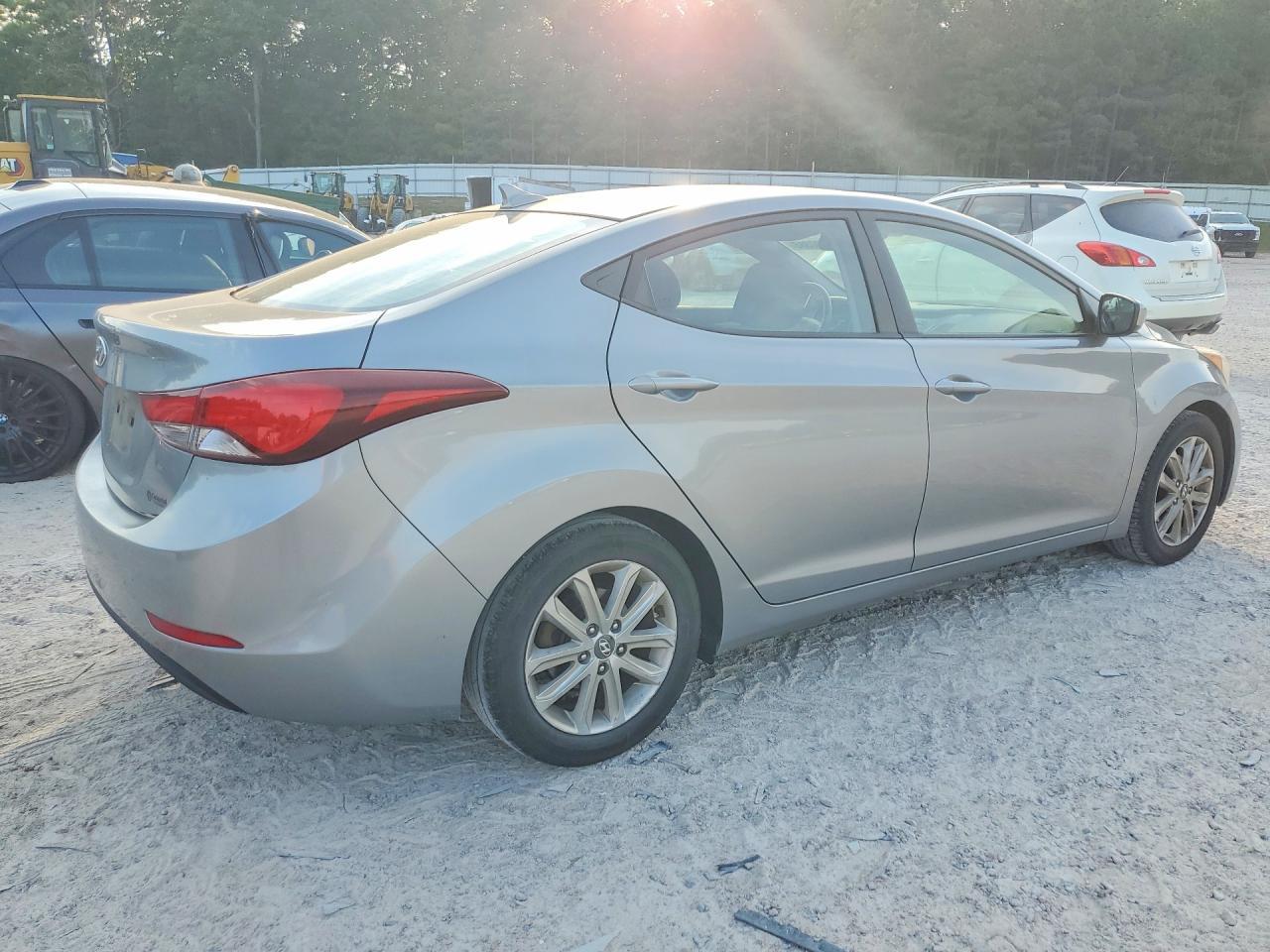 2015 Hyundai Elantra Se - Фото 3