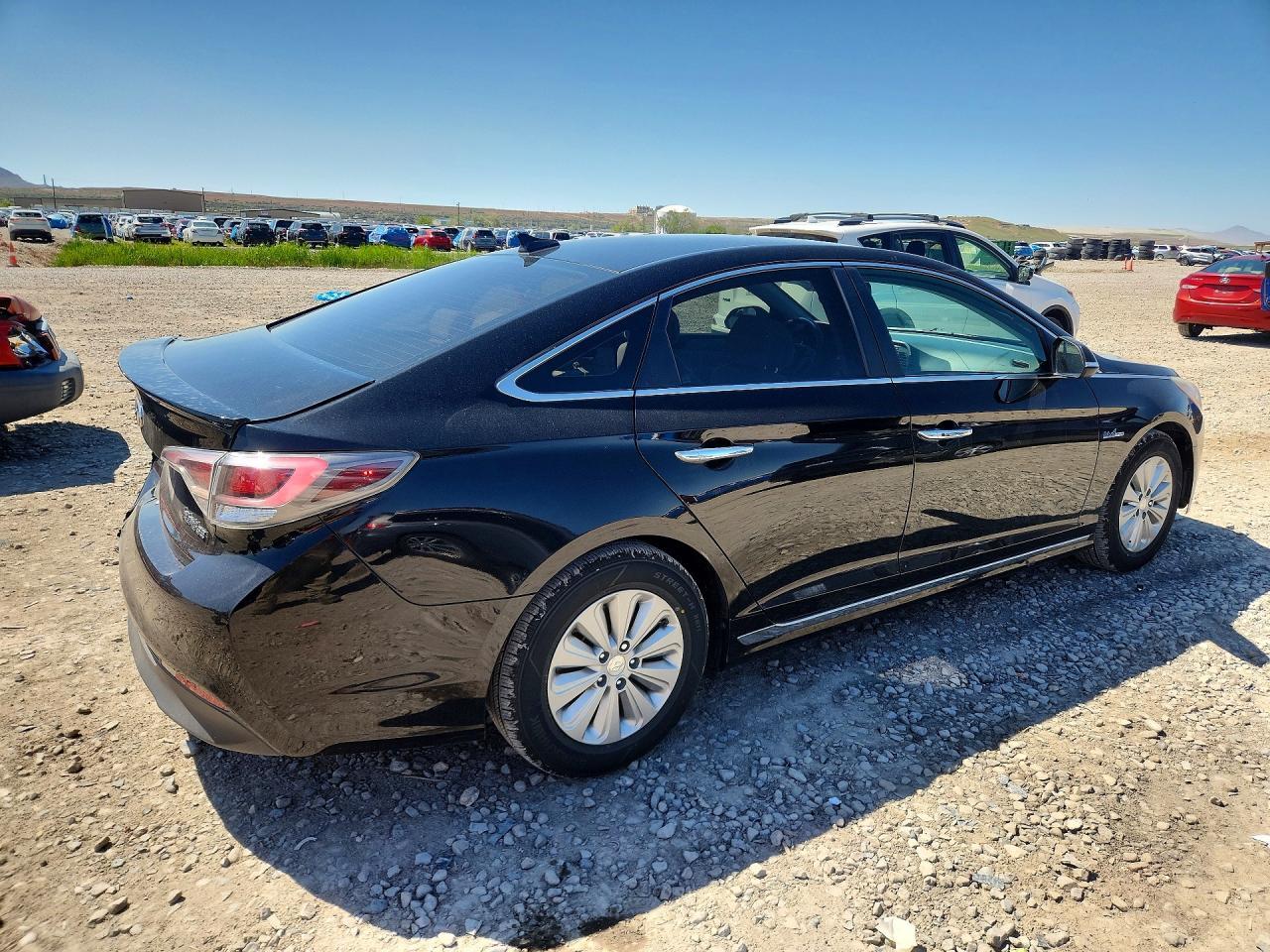 2016 Hyundai Sonata - Image 3