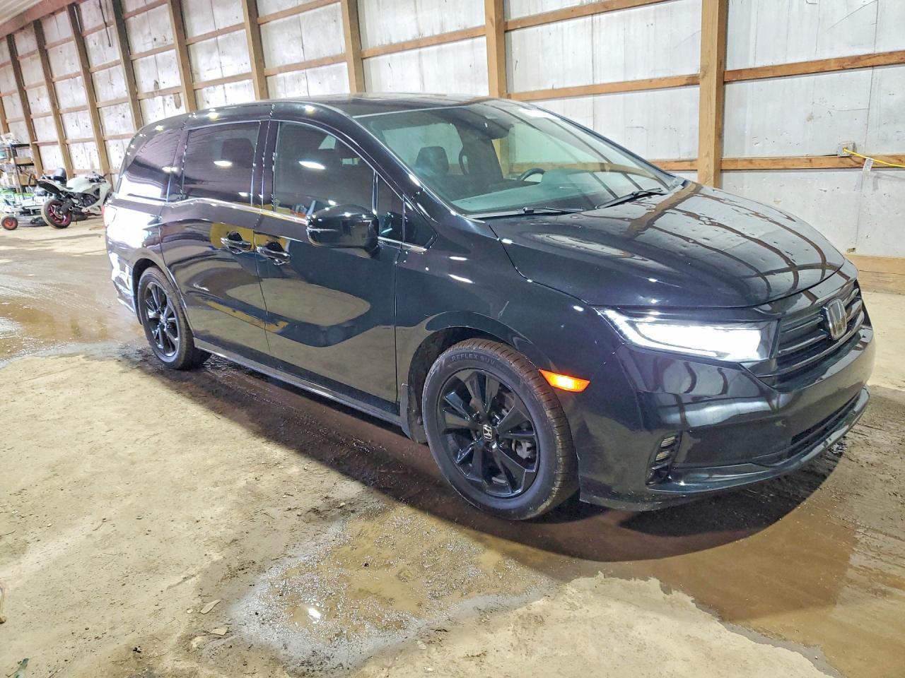 2023 Honda Odyssey Sport-L - Image 4