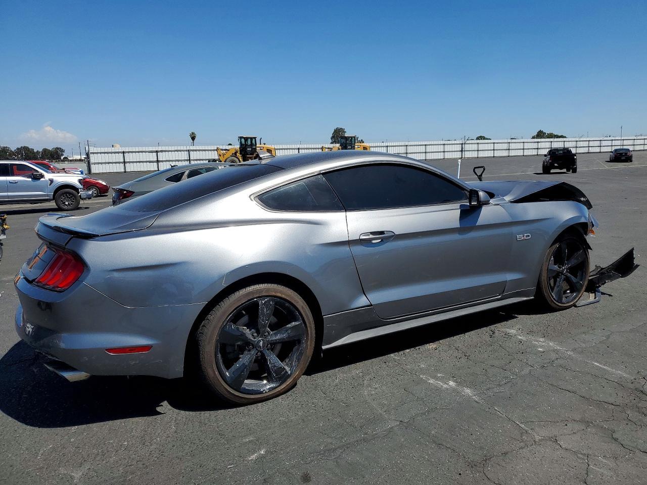 2022 Ford Mustang Gt - Image 3