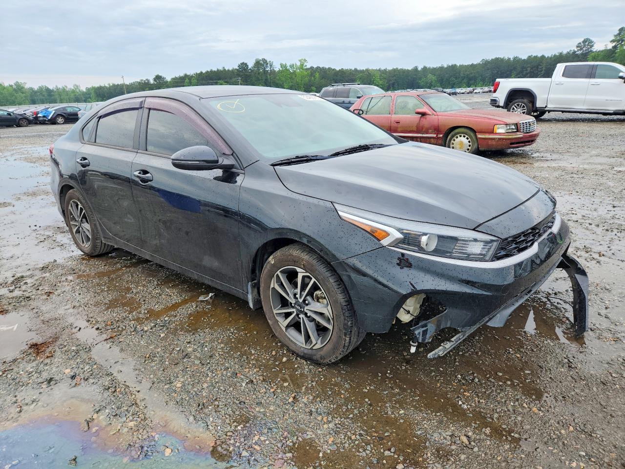 2022 Kia Forte Lxs - Image 4