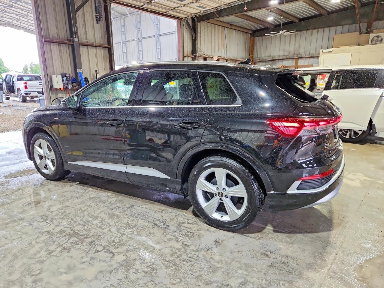 2025 Audi Q4 E-Tron Premium - Фото 2