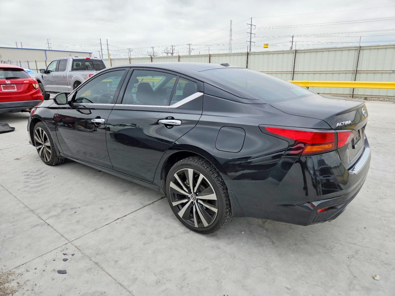 2021 Nissan Altima Platinum - Фото 2