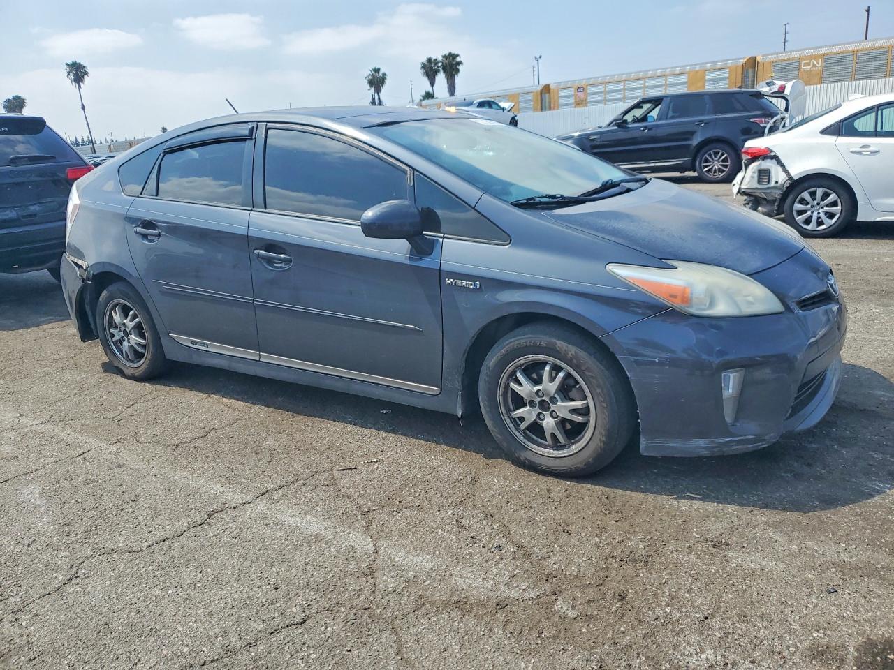 2012 Toyota Prius Three - Фото 4