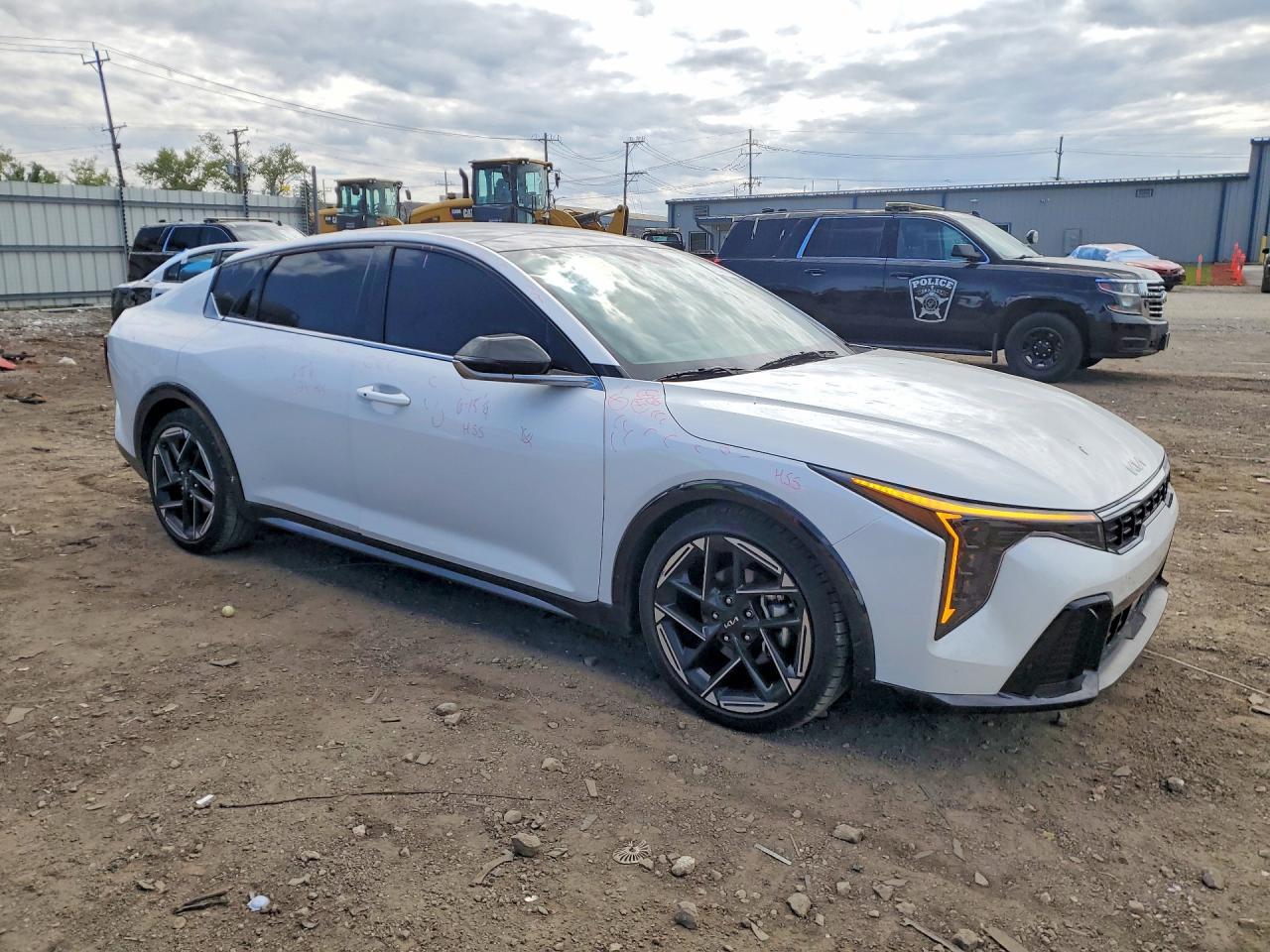 2025 Kia K4 Gt Line - Image 4