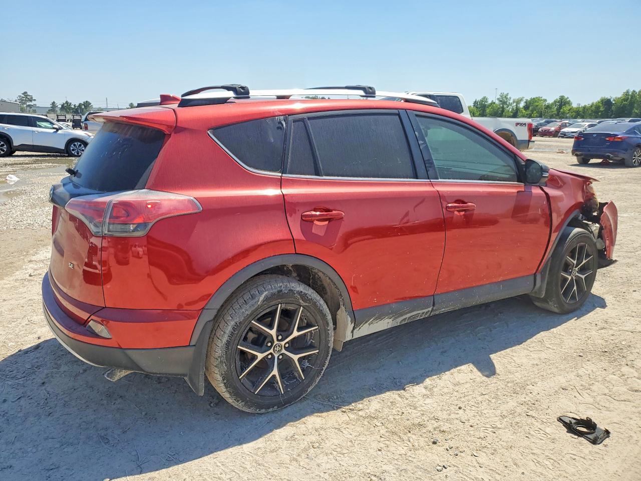 2016 Toyota Rav4 Se - Фото 3