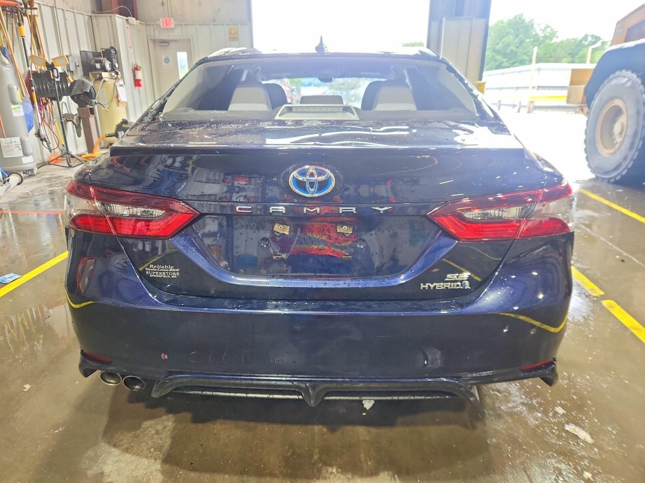 2021 Toyota Camry Se - Фото 6