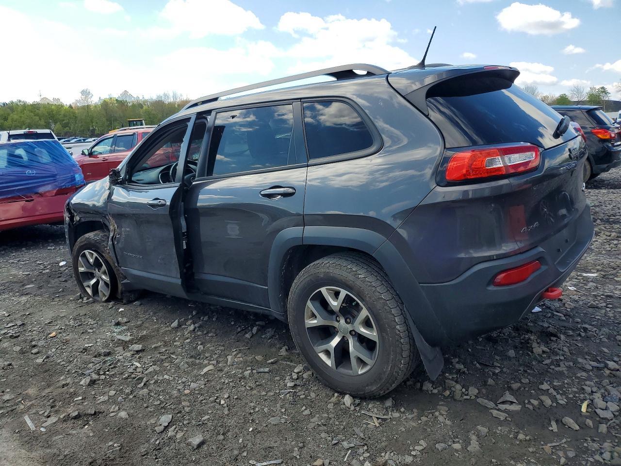 2015 Jeep Cherokee Trailhawk - Image 2