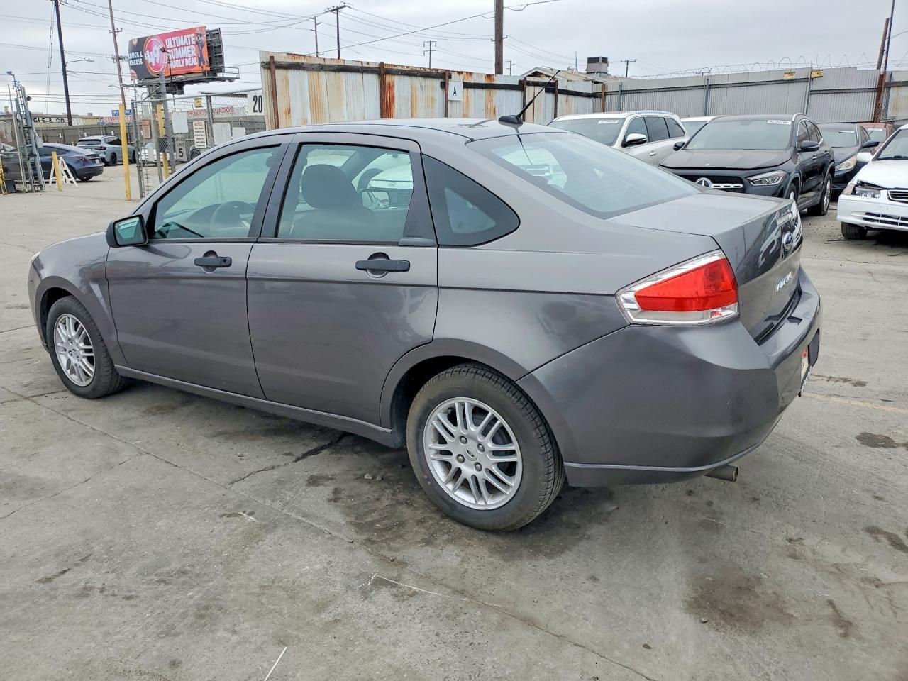 2010 Ford Focus Se - Фото 2