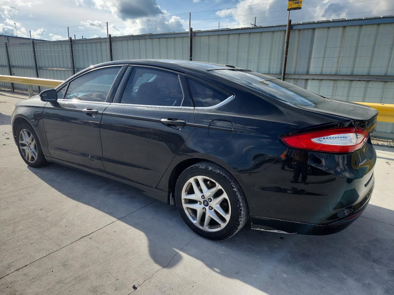 2014 Ford Fusion Se - Фото 2