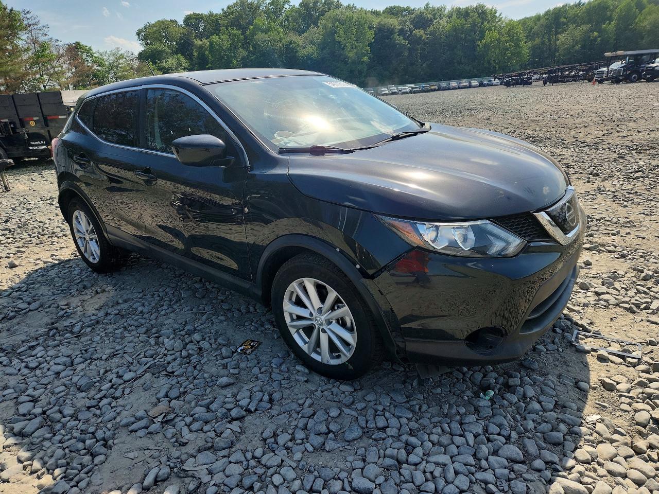 2018 Nissan Rogue Sport S - Image 4