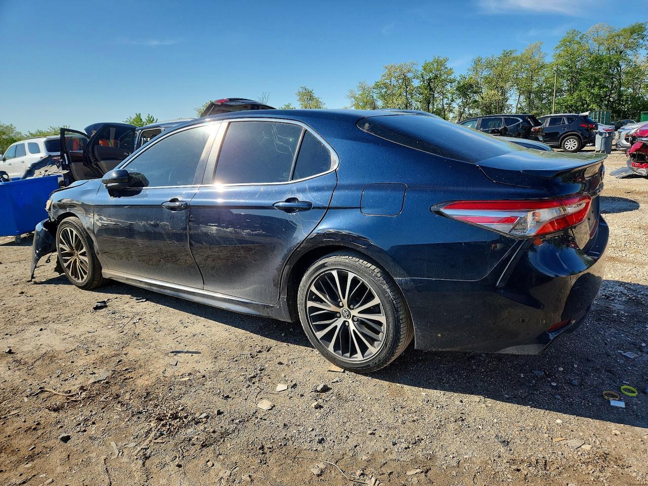 2018 Toyota Camry Se - Фото 2