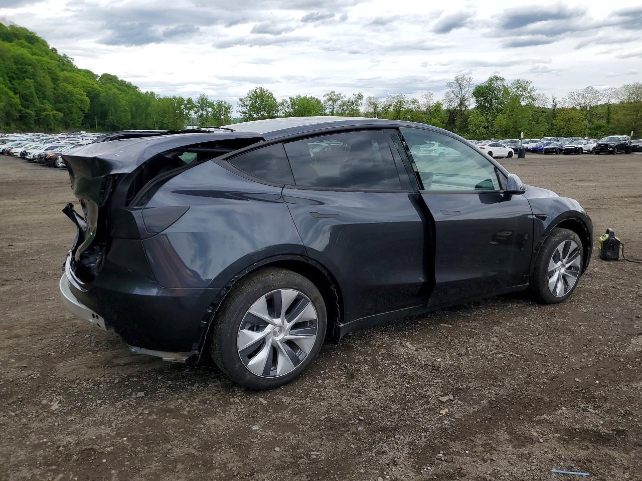 2024 Tesla Model Y - Фото 3