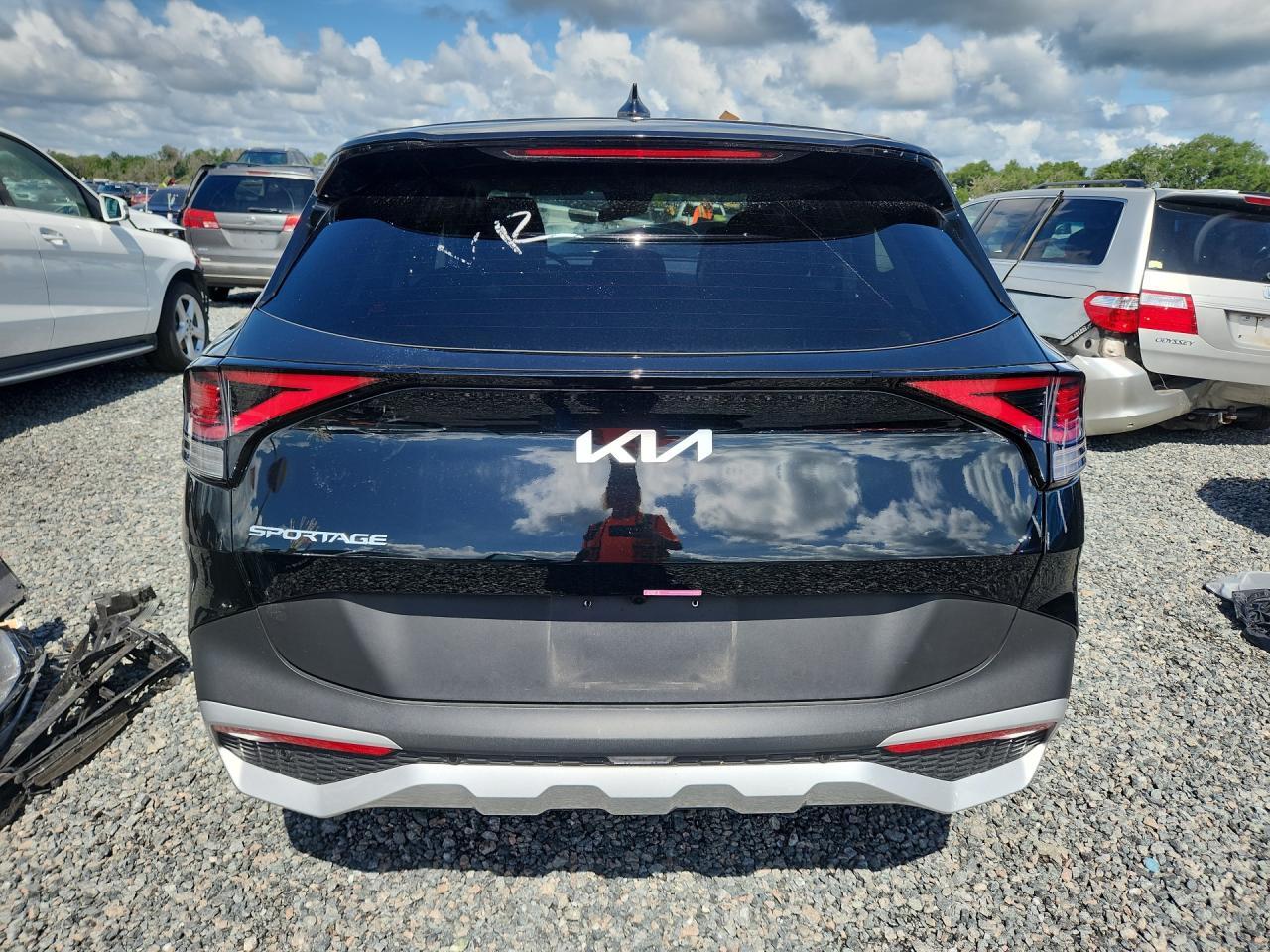 2025 Kia Sportage Ex - Image 6