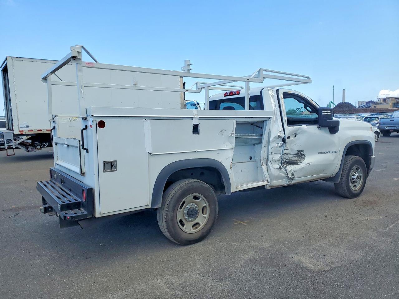 2022 Chevrolet Silverado C2500 Heavy Duty - Image 3