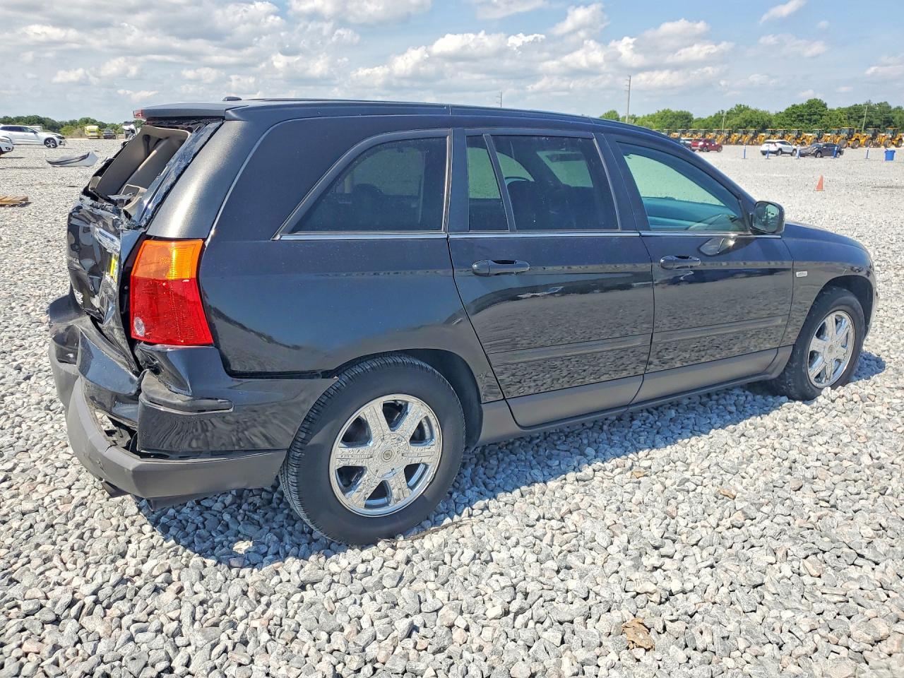 2006 Chrysler Pacifica Touring - Image 3
