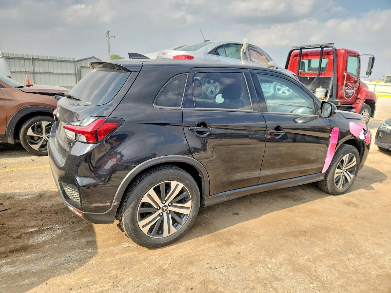 2023 Mitsubishi Outlander Sport S - Фото 3