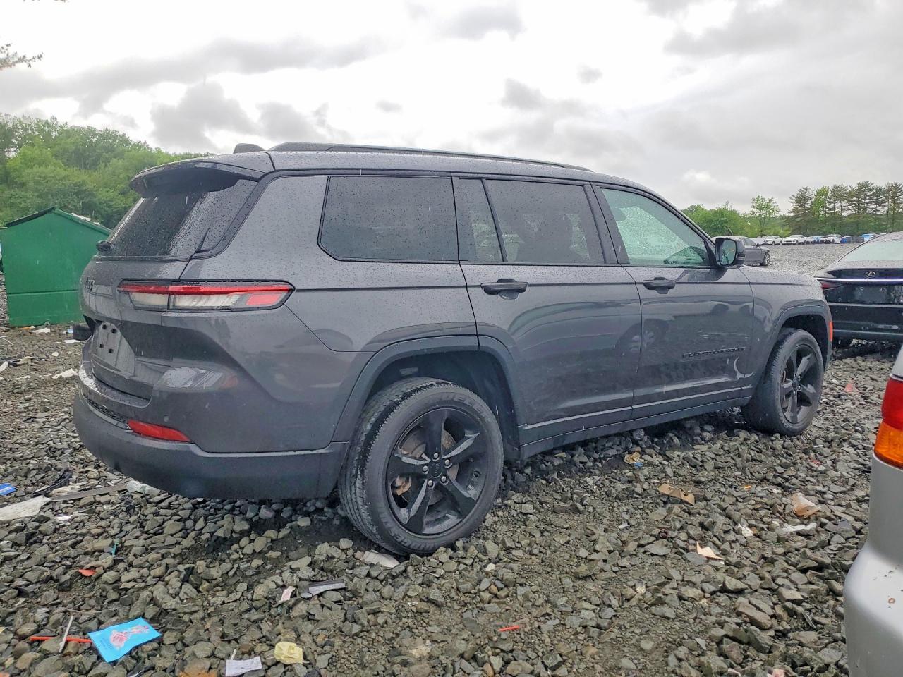 2023 Jeep Grand Cherokee L Laredo - Image 3