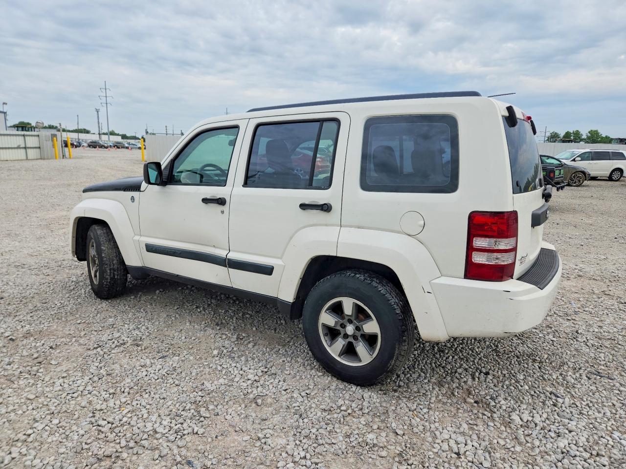 2008 Jeep Liberty Sport - Фото 2