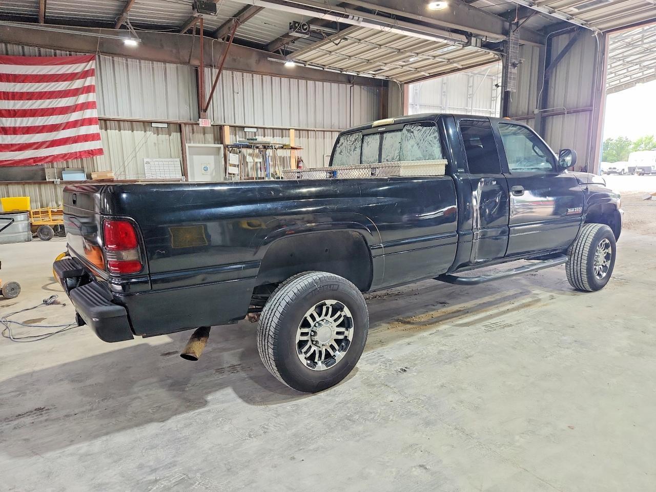 2001 Dodge Ram 2500 - Image 3