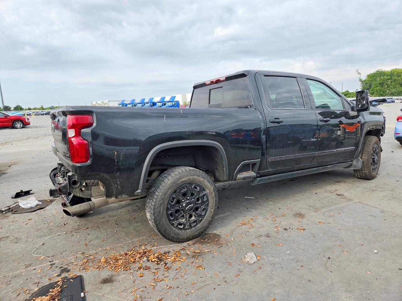 2024 Chevrolet Silverado K3500 High Country - Image 3