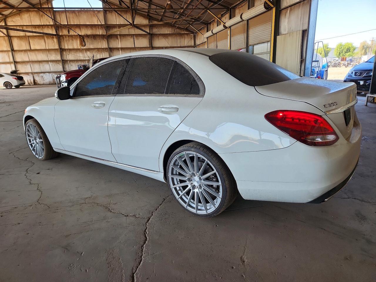2015 Mercedes-Benz C 300 - Фото 2