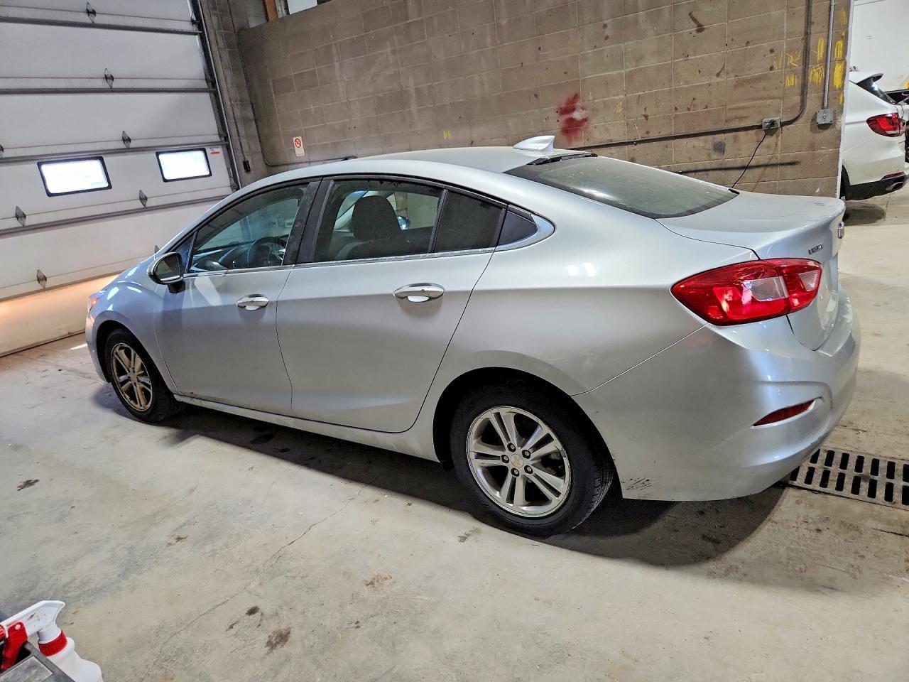 2017 Chevrolet Cruze Lt - Фото 2