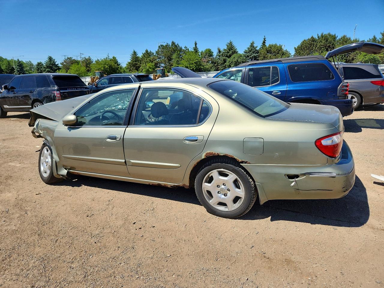 2001 Infiniti I30 Base - Фото 2