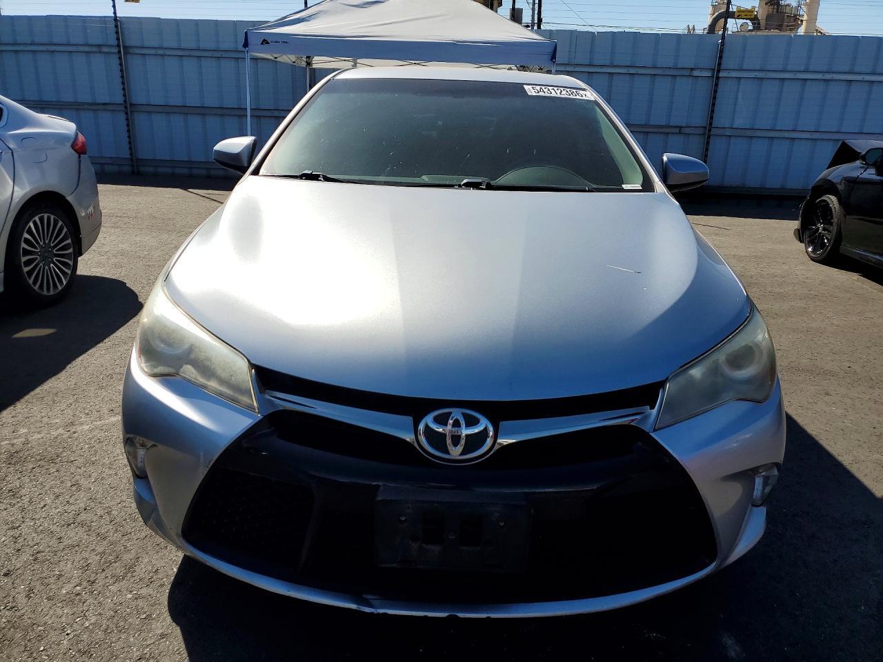 2017 Toyota Camry Se - Фото 5