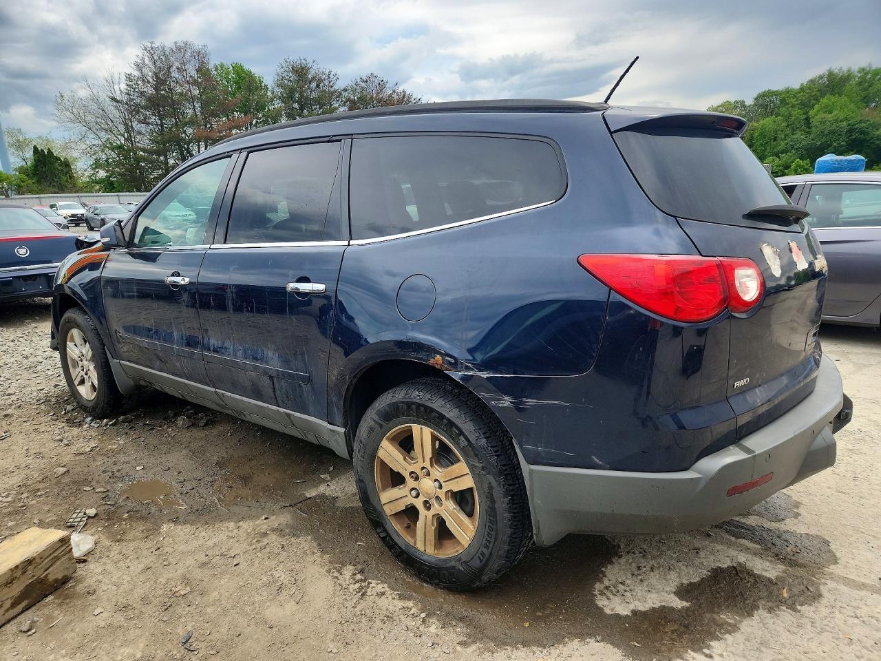 2011 Chevrolet Traverse Lt - Фото 2