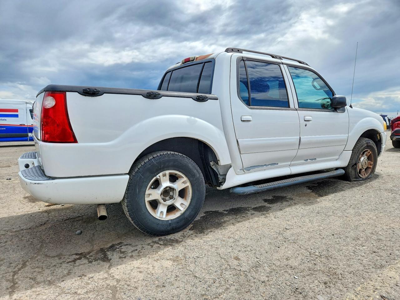 2004 Ford Explorer Sport Trac - Image 3