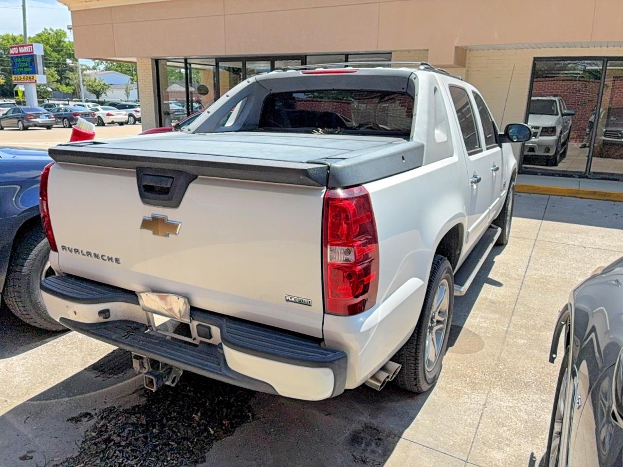 2011 Chevrolet Avalanche Ls - Фото 4