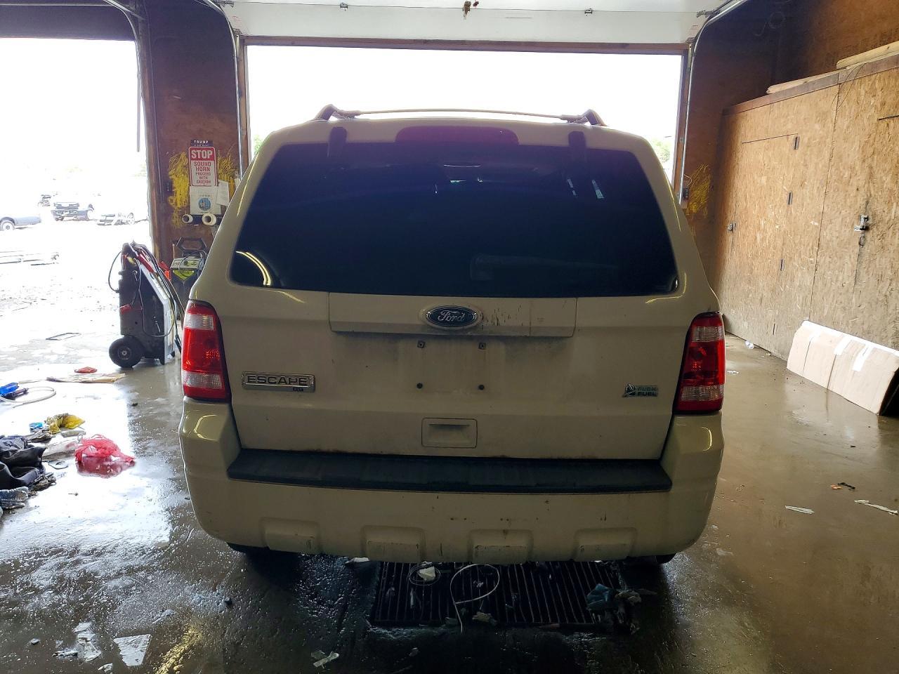 2010 Ford Escape Xlt - Image 6