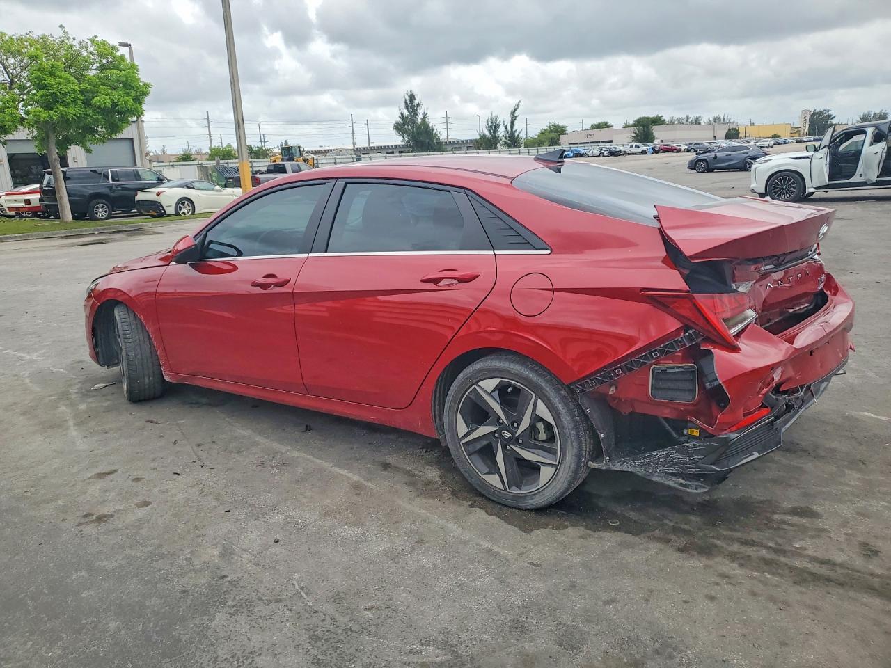 2023 Hyundai Elantra Limited - Фото 2