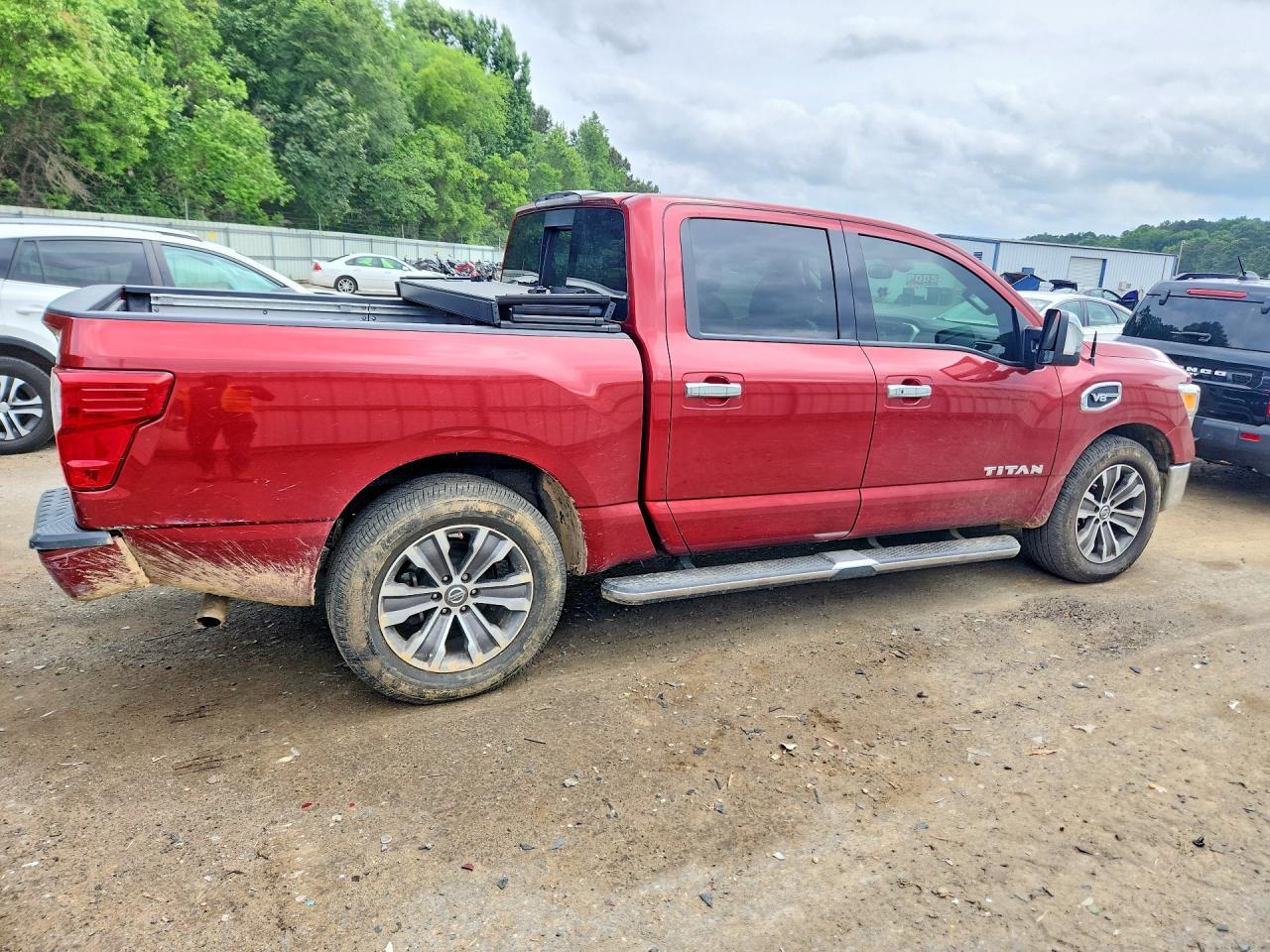2017 Nissan Titan Sl - Image 3