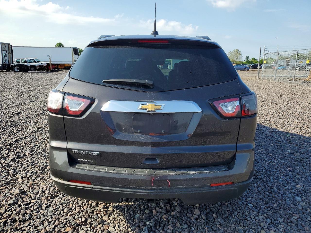 2017 Chevrolet Traverse Ls - Фото 6
