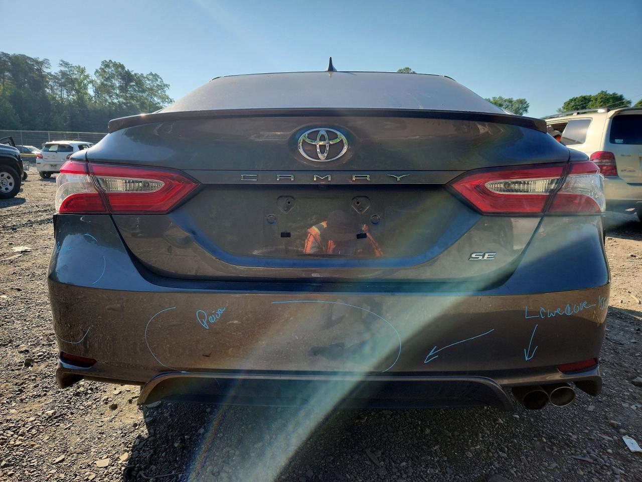 2020 Toyota Camry Se - Image 6