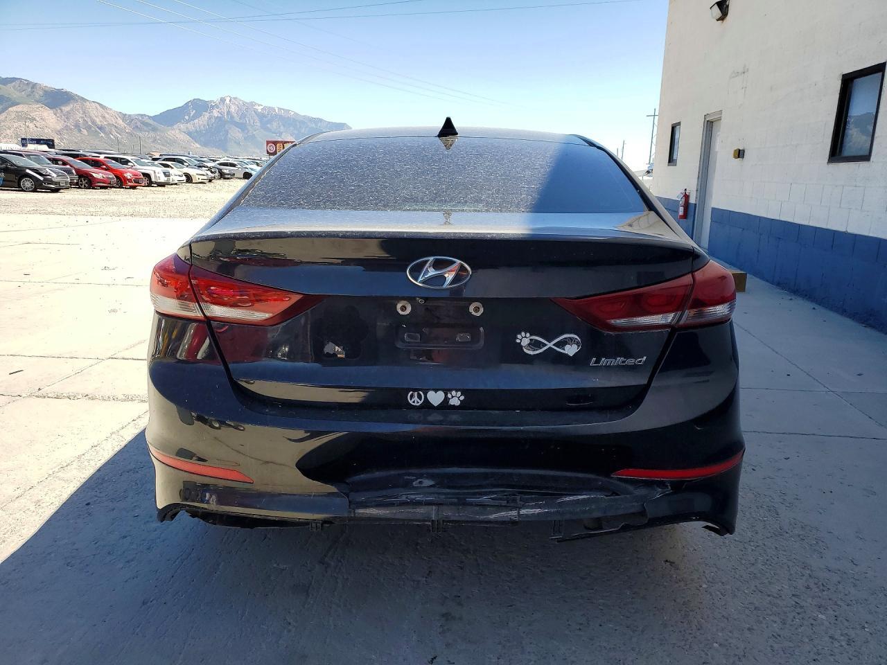 2017 Hyundai Elantra Limited - Image 6