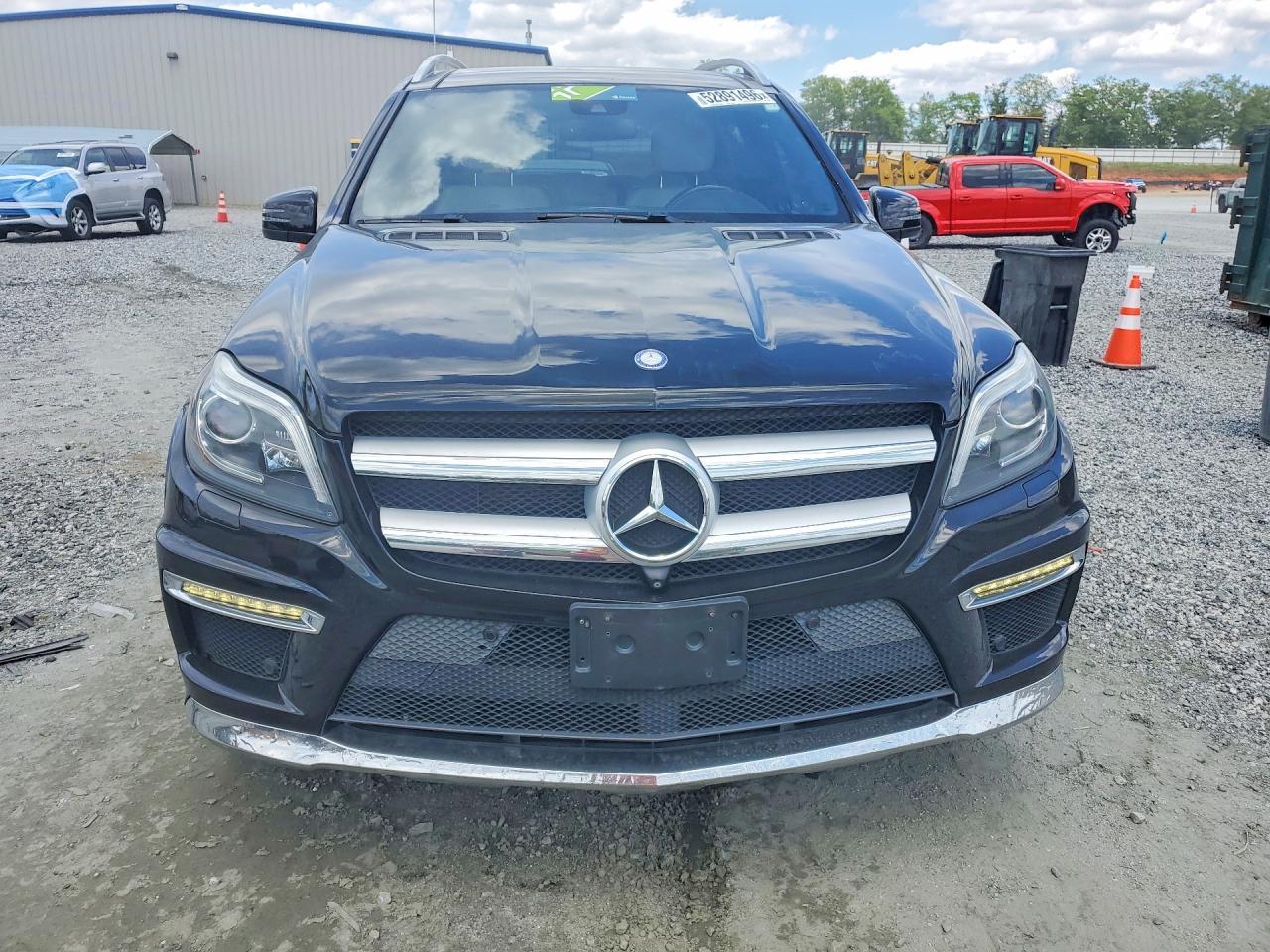 2016 Mercedes-Benz Gl 550 4Matic - Image 5