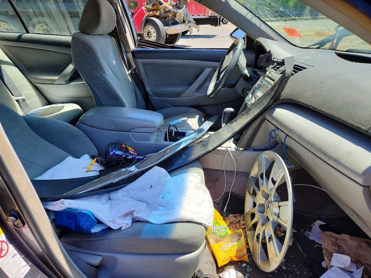 2007 Toyota Camry Le - Image 7