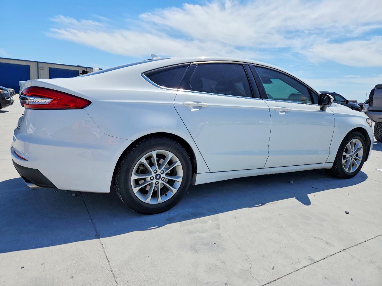 2019 Ford Fusion - Image 3