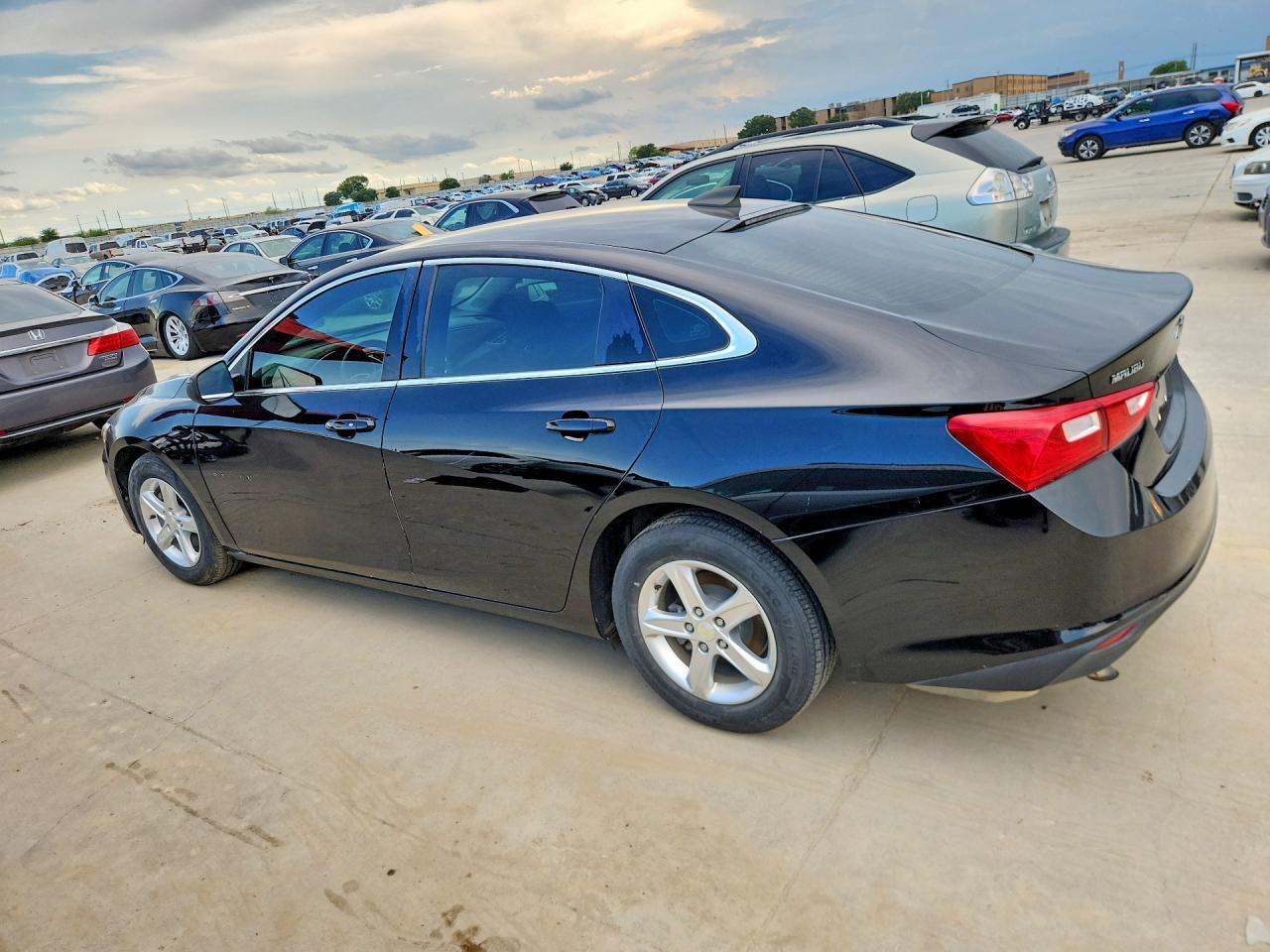 2019 Chevrolet Malibu Ls - Image 2