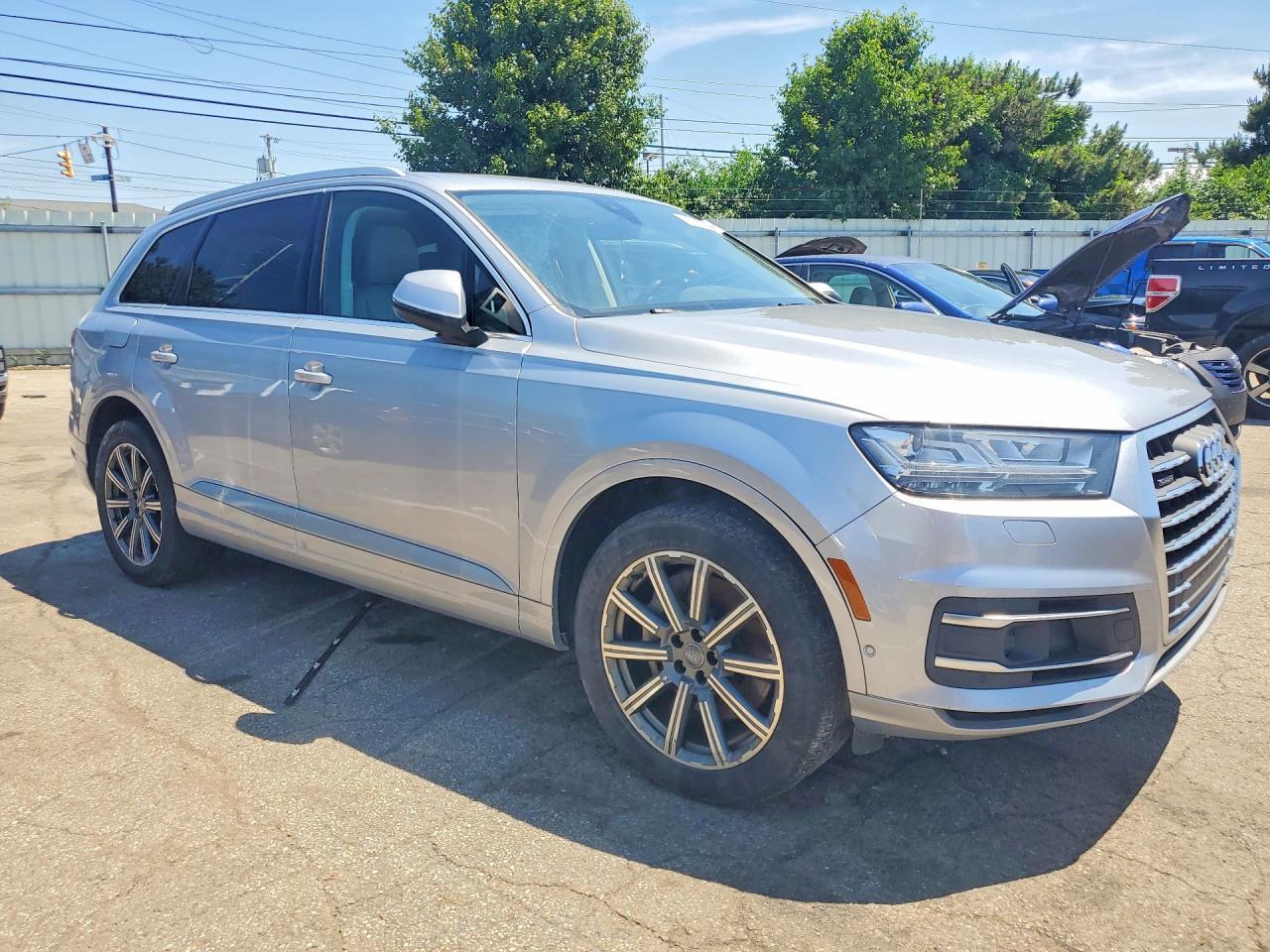 2019 Audi Q7 Premium Plus - Image 4