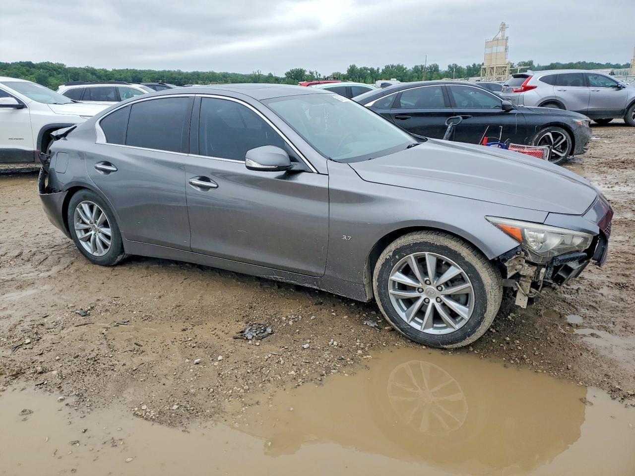 2015 Infiniti Q50 Premium - Image 4