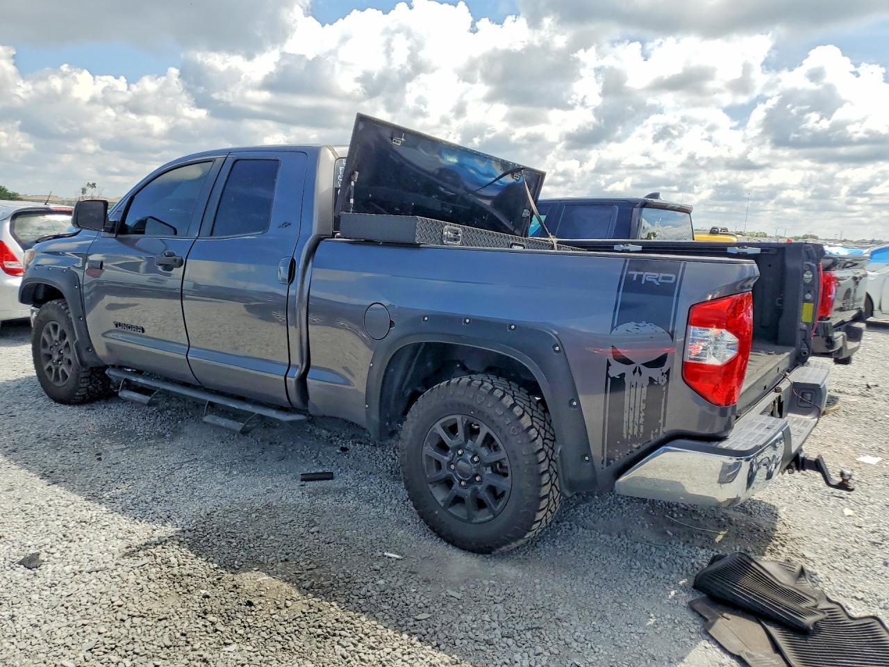 2020 Toyota Tundra Sr5 - Image 2