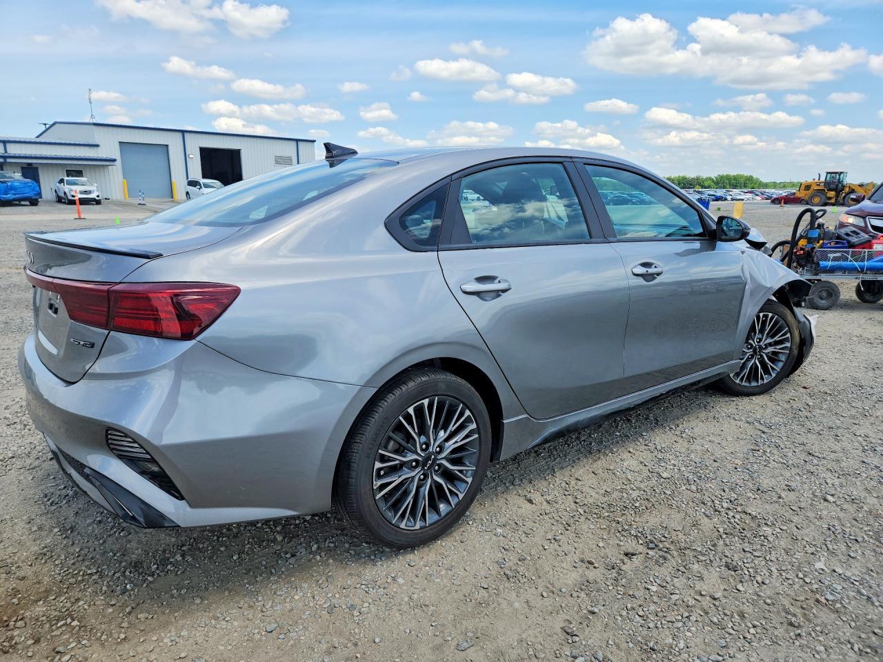 2023 Kia Forte Gt Line - Фото 3