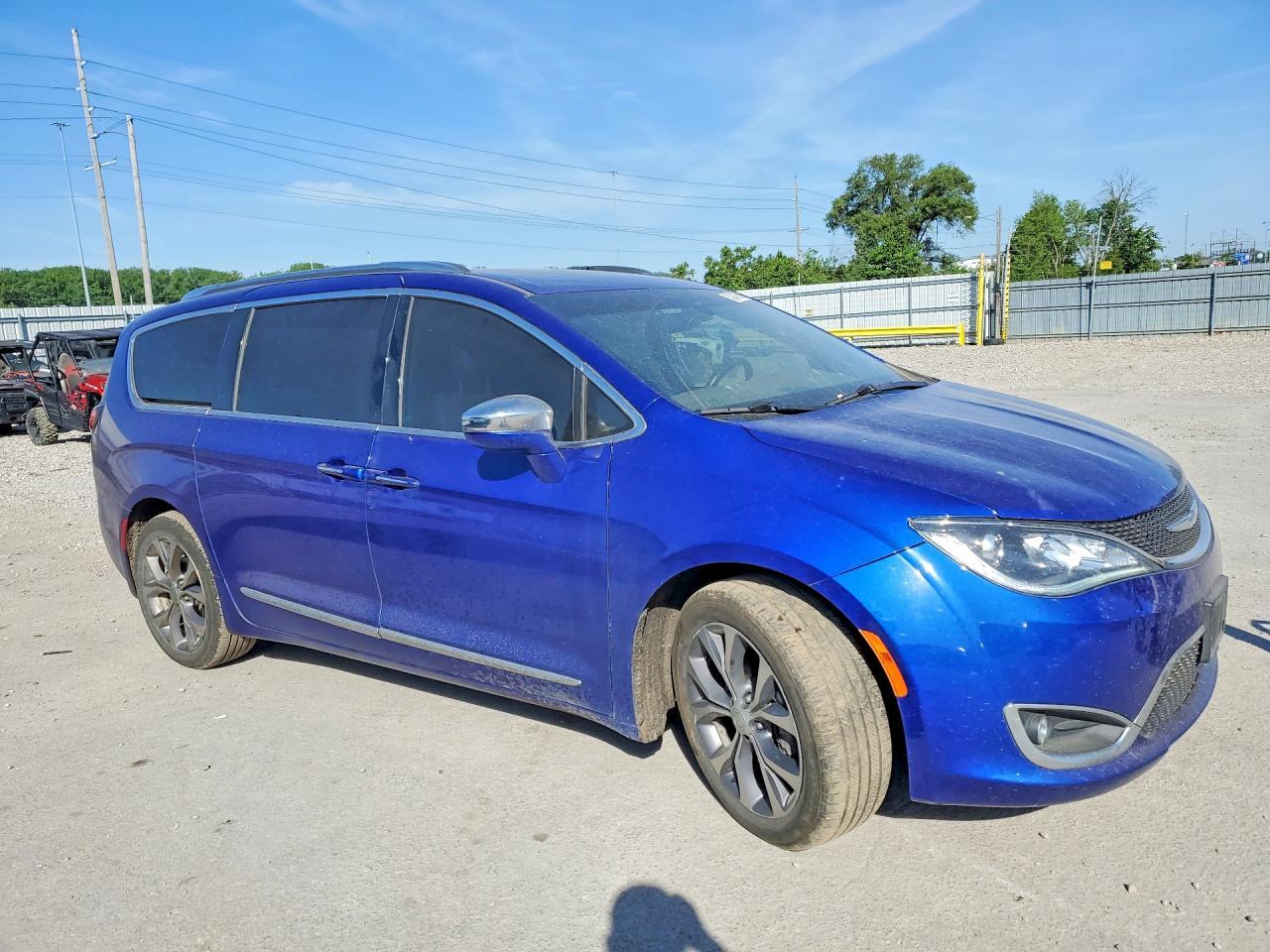 2020 Chrysler Pacifica Limited - Image 4