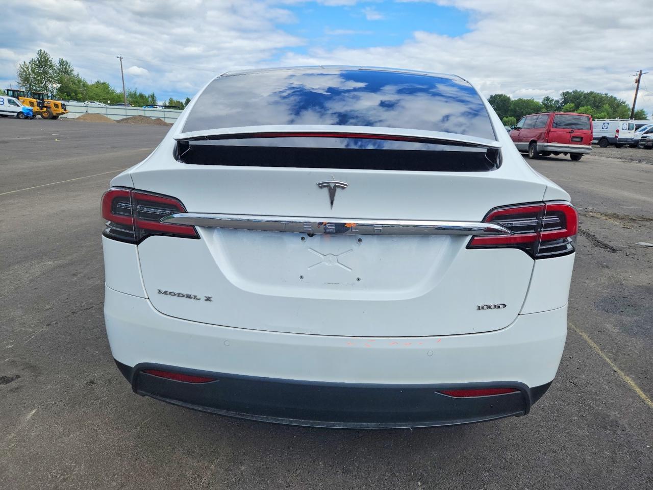 2017 Tesla Model X - Image 6