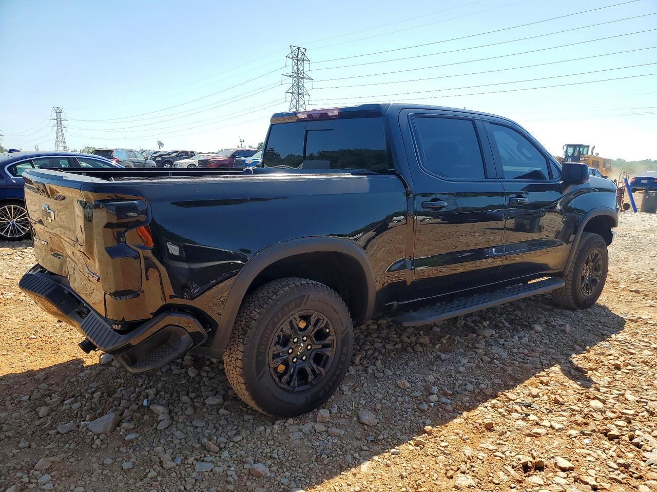 2022 Chevrolet Silverado K1500 Zr2 - Фото 3
