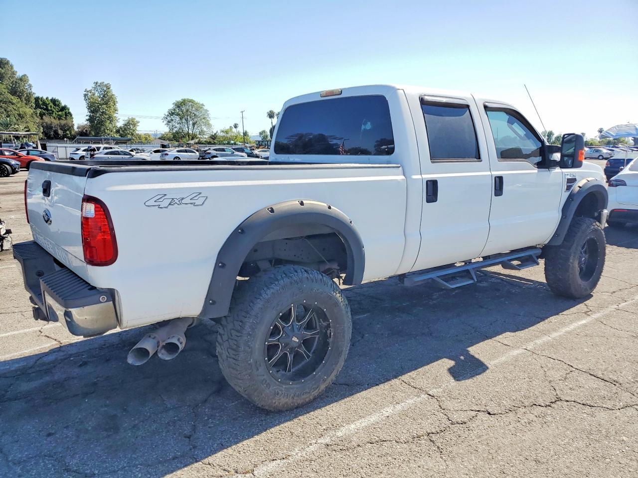 2010 Ford F250 - Фото 3